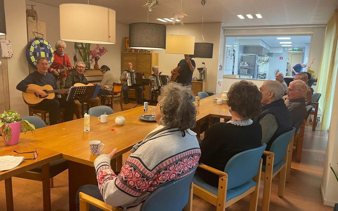 Het Odensehuis in Leeuwarden is een van de ontmoetingsplaatsen voor mensen met dementie. Het Odensehuis in Leeuwarden is een van de ontmoetingsplaatsen voor mensen met dementie.