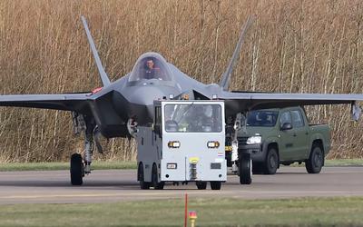 Twee F-35's van vliegbasis Leeuwarden richting Oekraïne om NAVO-luchtruim te beschermen
