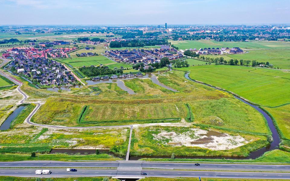 Het gebied is in de afgelopen jaren al rijp gemaakt voor de bouw. De foto is vanaf het zuiden genomen. 