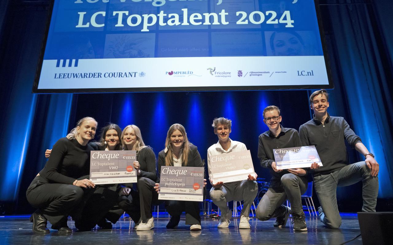 De winnaars van de finale van LC Toptalent, de verkiezing van de beste profielwerkstukken van Friesland.