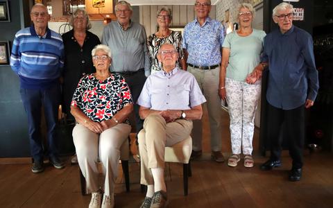 De 95e verjaardag van zus Djoke werd gevierd in Het Wapen van Barradeel. Niet alleen waren alle negen kinderen aanwezig, maar hun leeftijden lopen op van 78 tot 96 jaar. Eigen foto