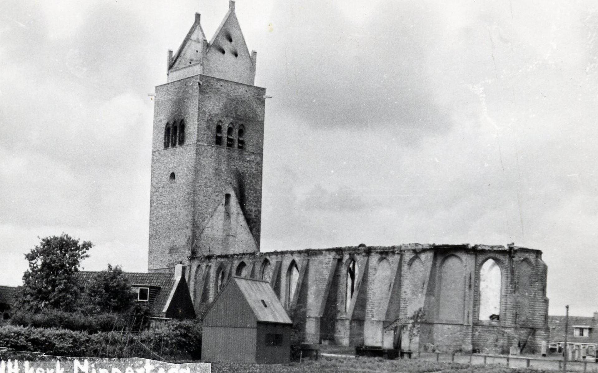 Op 4 juni 1947 werd de Meinardskerk van Minnertsga door brand verwoest. Een ramp voor het dorp. Twee jaar geleden, bij het ordenen van het kerkelijk archief kwam een bouwdagboek tevoorschijn met ruim 200 foto's van de herbouw. Het dorpsarchief beschouwt het als het topstuk in hun collectie.  