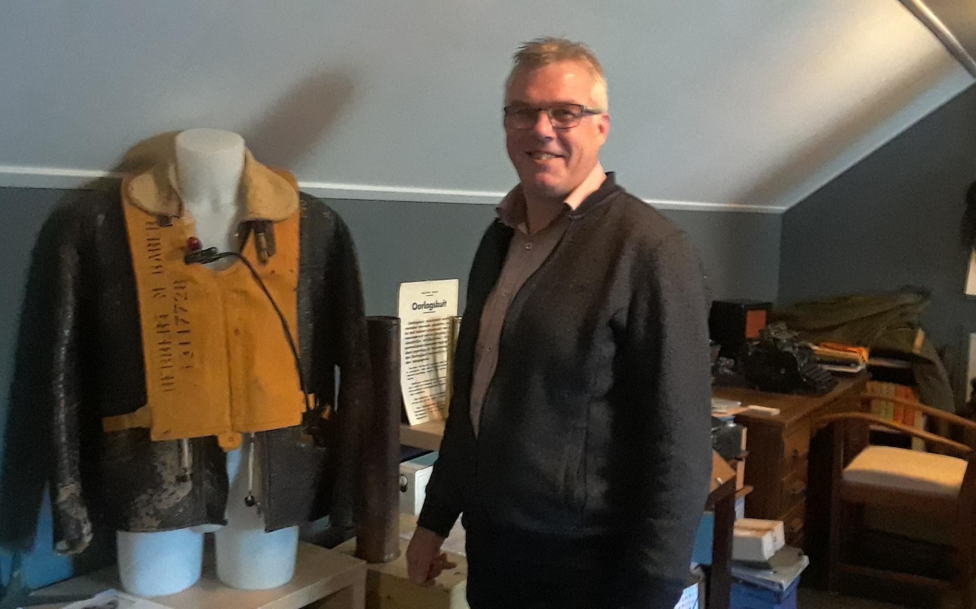 Wichard Faber van stichting mobiel oorlogsmuseum Gerkesklooster: ‘Voorwerpen vertellen meer dan boek