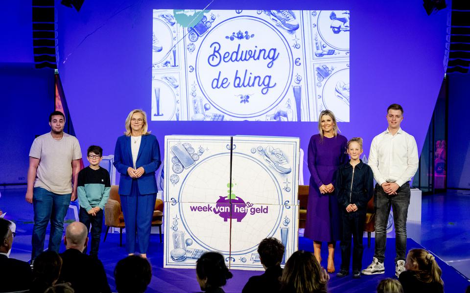 Koningin Maxima en minister Sigrid Kaag (Financien) wonen de opening bij van de 12de editie van de Week van het geld. 