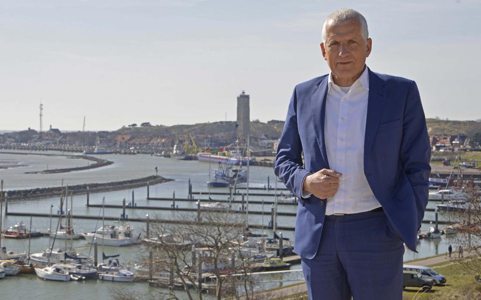 Bert Wassink in maart 2020 in zijn laatste weken als burgemeester van Terschelling.