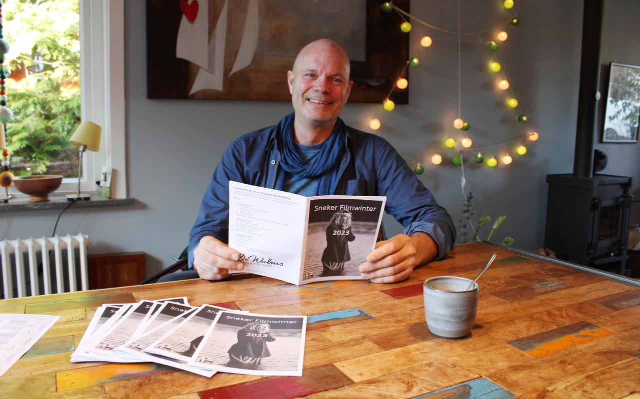 Ger de Boer heeft zin in de Sneker Filmwinter. Het programmaboekje is klaar, de website is klaar: laat de bezoekers maar komen. Ger de Boer heeft zin in de Sneker Filmwinter. Het programmaboekje is klaar, de website is klaar: laat de bezoekers maar komen.