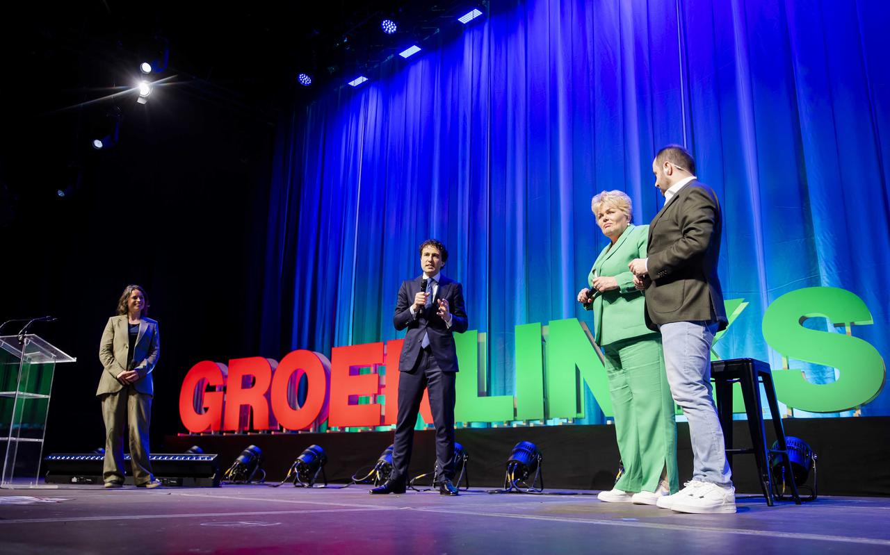 Ineke van Gent (in het groen) als voorzitter tijdens het congres van GroenLinks in Den Bosch, zaterdag.