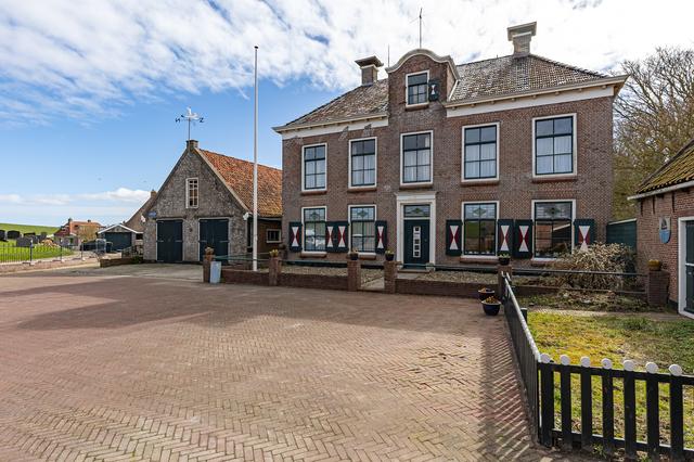 Menno (80) verkoopt dit klassieke herenhuis in Wierum van zijn overleden zus: ‘Ze was een paradijsvo