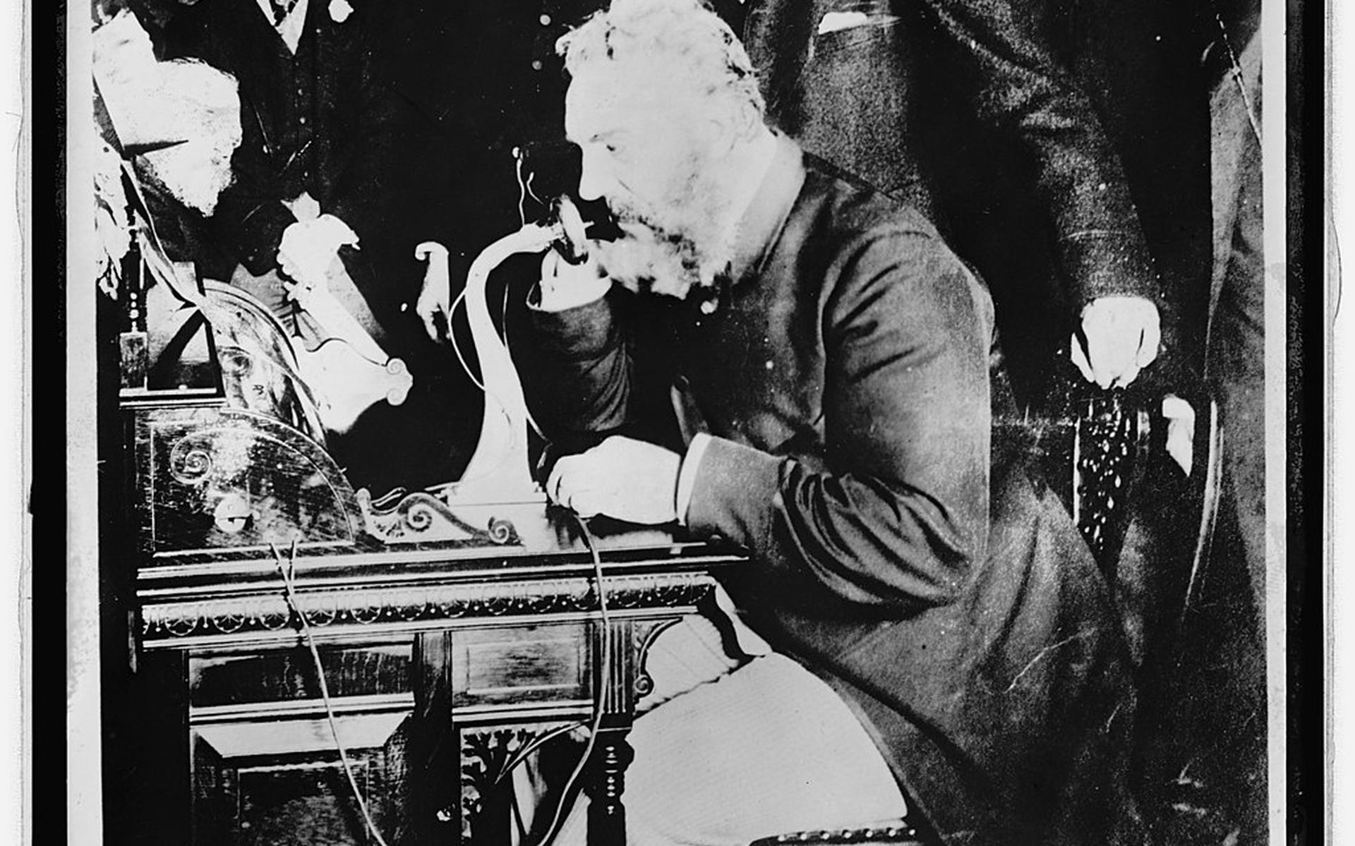Hoe Vlieland en Terschelling min of meer per ongeluk 140 jaar geleden als eerste een telefoonaanslui