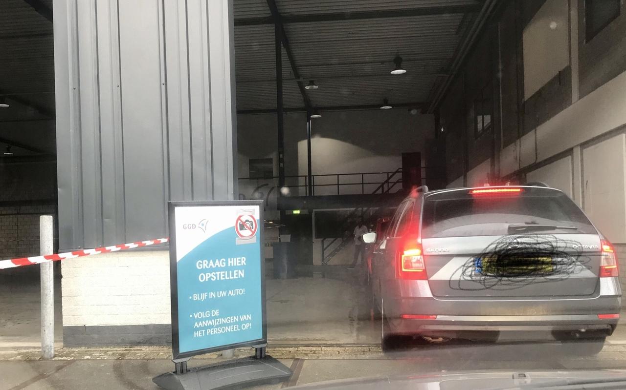 Een Fries die snel getest wilde worden moest dit weekeinde naar Vianen, 144 kilometer verderop. FOTO LC