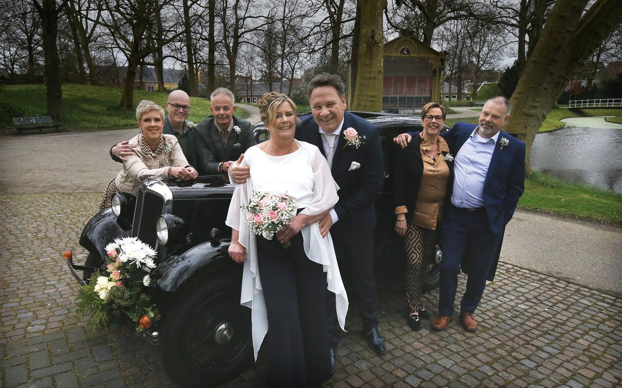 Bernard de Boer gaf op 1 april zijn ja-woord aan Tineke Draaisma, de vrouw waar hij al dik 25 jaar gelukkig mee is. Bernard de Boer gaf op 1 april zijn ja-woord aan Tineke Draaisma, de vrouw waar hij al dik 25 jaar gelukkig mee is.