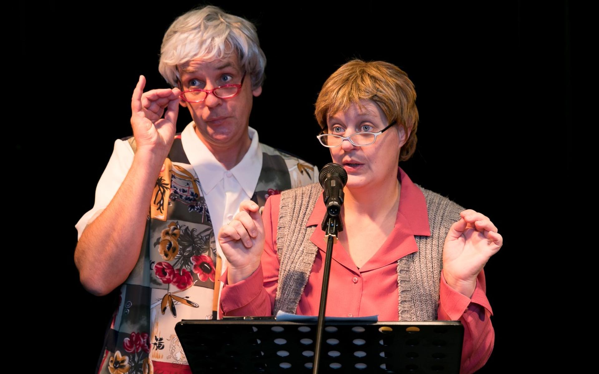 Het Hymphamp theater in actie.