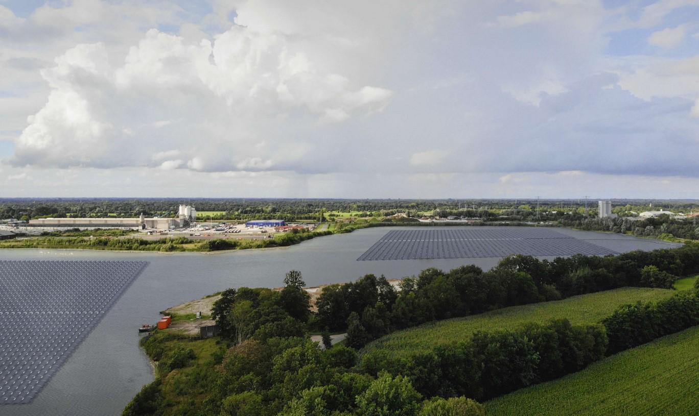 Gemeente Tytsjerksteradiel overtreedt meermaals de afspraken bij bouw zonnepark. Provincie legt dwan