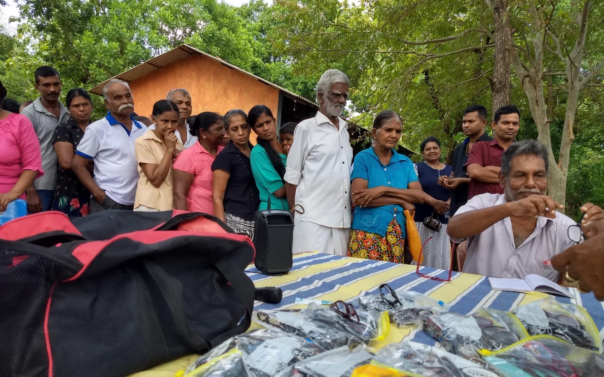 Ymkje van Stichting Sajith in Ureterp: 'Mensen helpen in Sri Lanka'