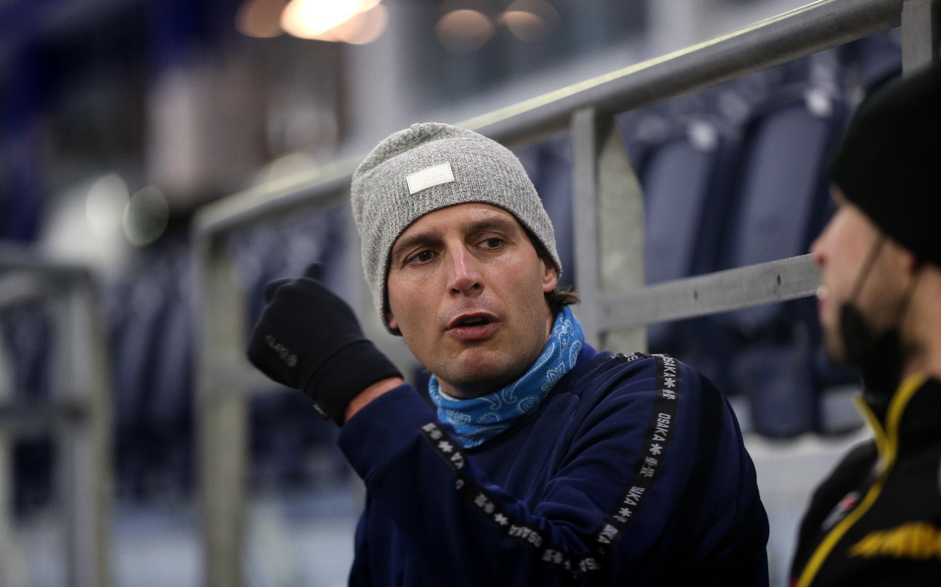 Een gesprek met CDA-leider Wopke Hoekstra op het ijs van Thialf: 'Lelylijn moet er gewoon komen' - L