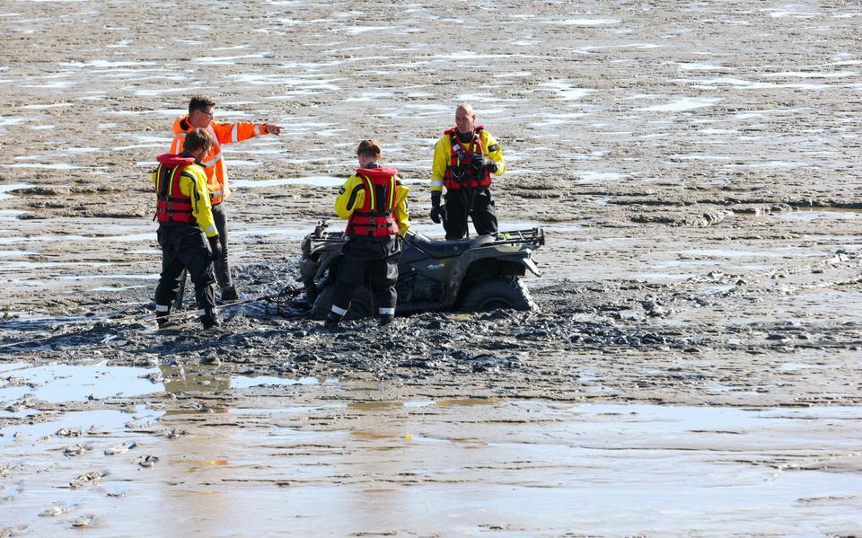 Een quad kwam vrijdag vast te zitten op het Wad bij Harlingen.