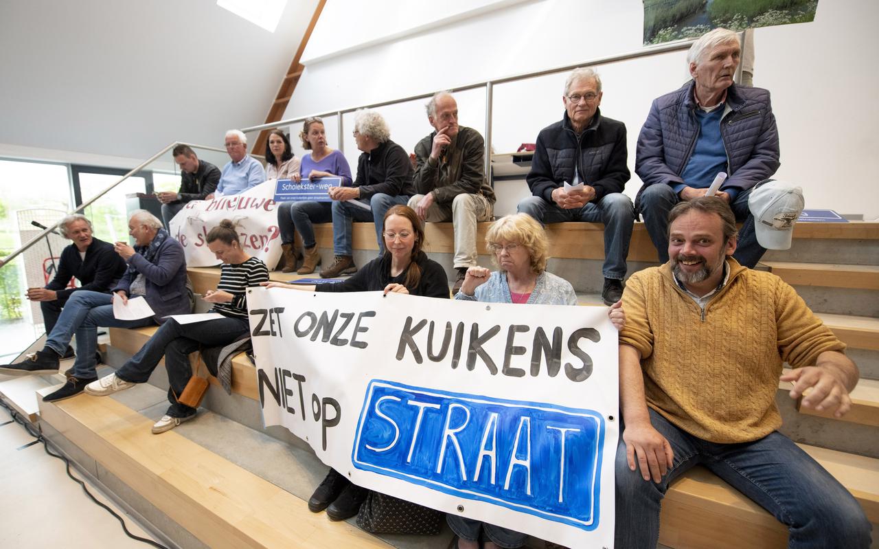 Tientallen insprekers vroegen de Leeuwarder gemeenteraad om nieuwbouwwijk De Hem onder Goutum in te trekken.