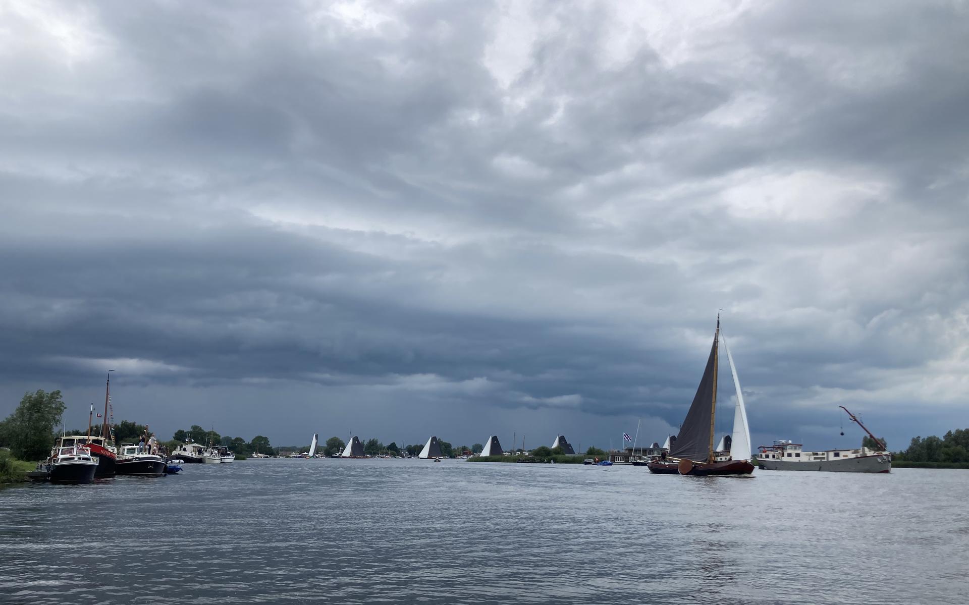 Skipper Douwe Visser’s Eighth Victory at the Pikmar: Dominating Performance by Grou Skûtsje