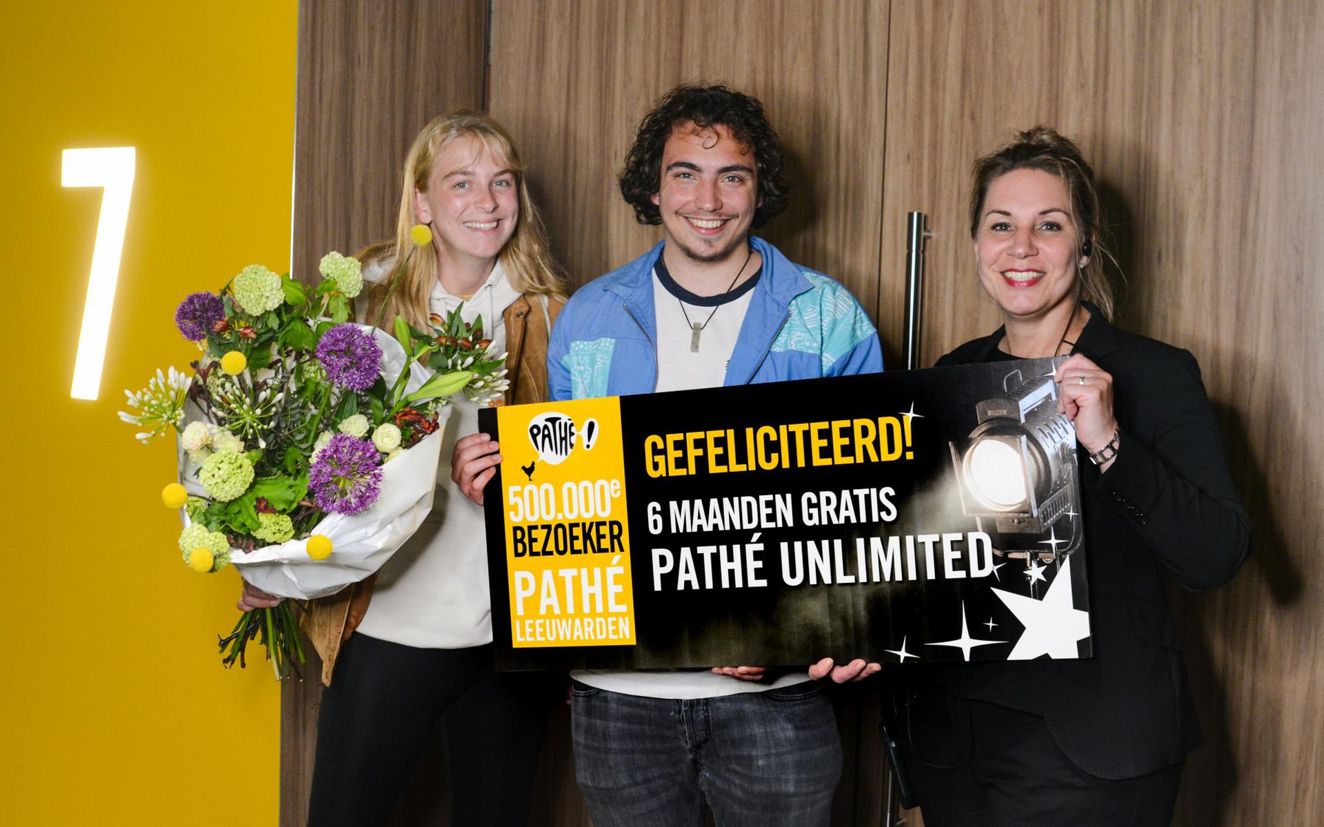 Merel (22) uit Dokkum is de 500.000ste bezoeker Pathé Leeuwarden.
