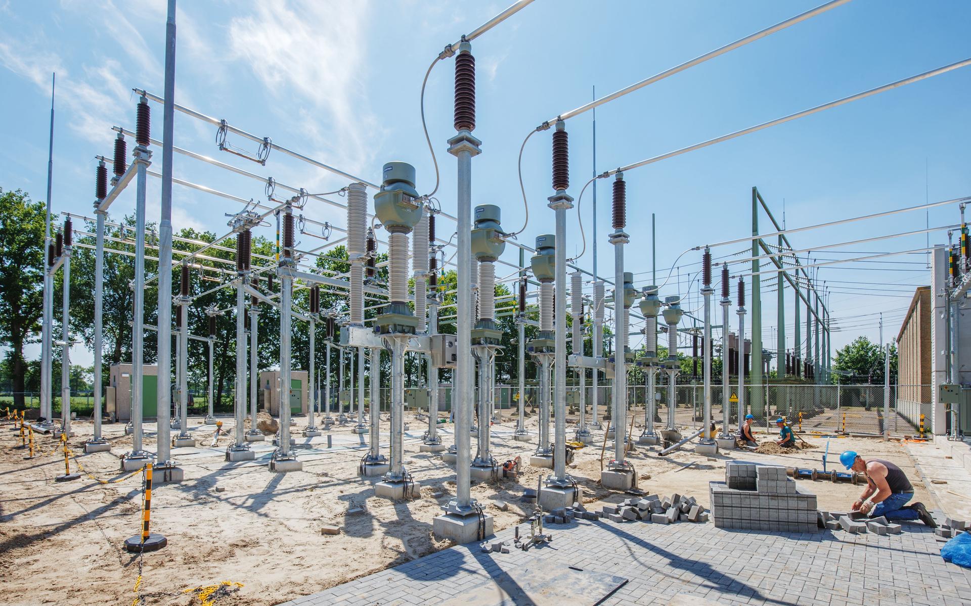 Liander mag langs de A32 bij Akkrum een nieuw stroomstation bouwen om capaciteitsproblemen op te los