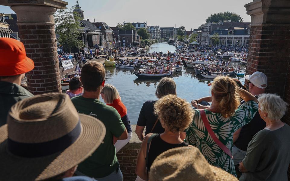 Op en aan het water kan er worden genoten van de muzikale afsluiting van de Sneekweek.