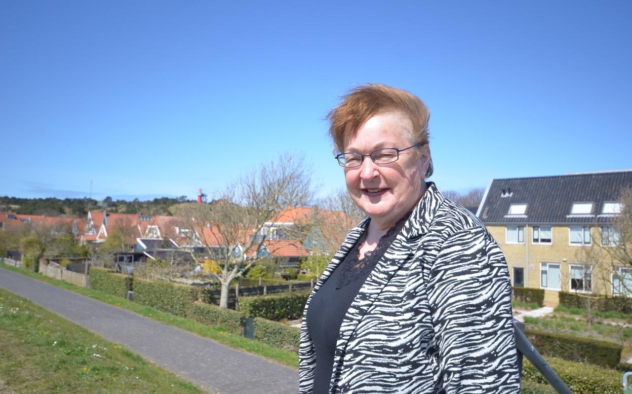 Op het wandelpad langs de Waddenzee achter het dorp kwam Tineke Schokker altijd graag om te genieten van de aanblik van het Wad. Op het wandelpad langs de Waddenzee achter het dorp kwam Tineke Schokker altijd graag om te genieten van de aanblik van het Wad.