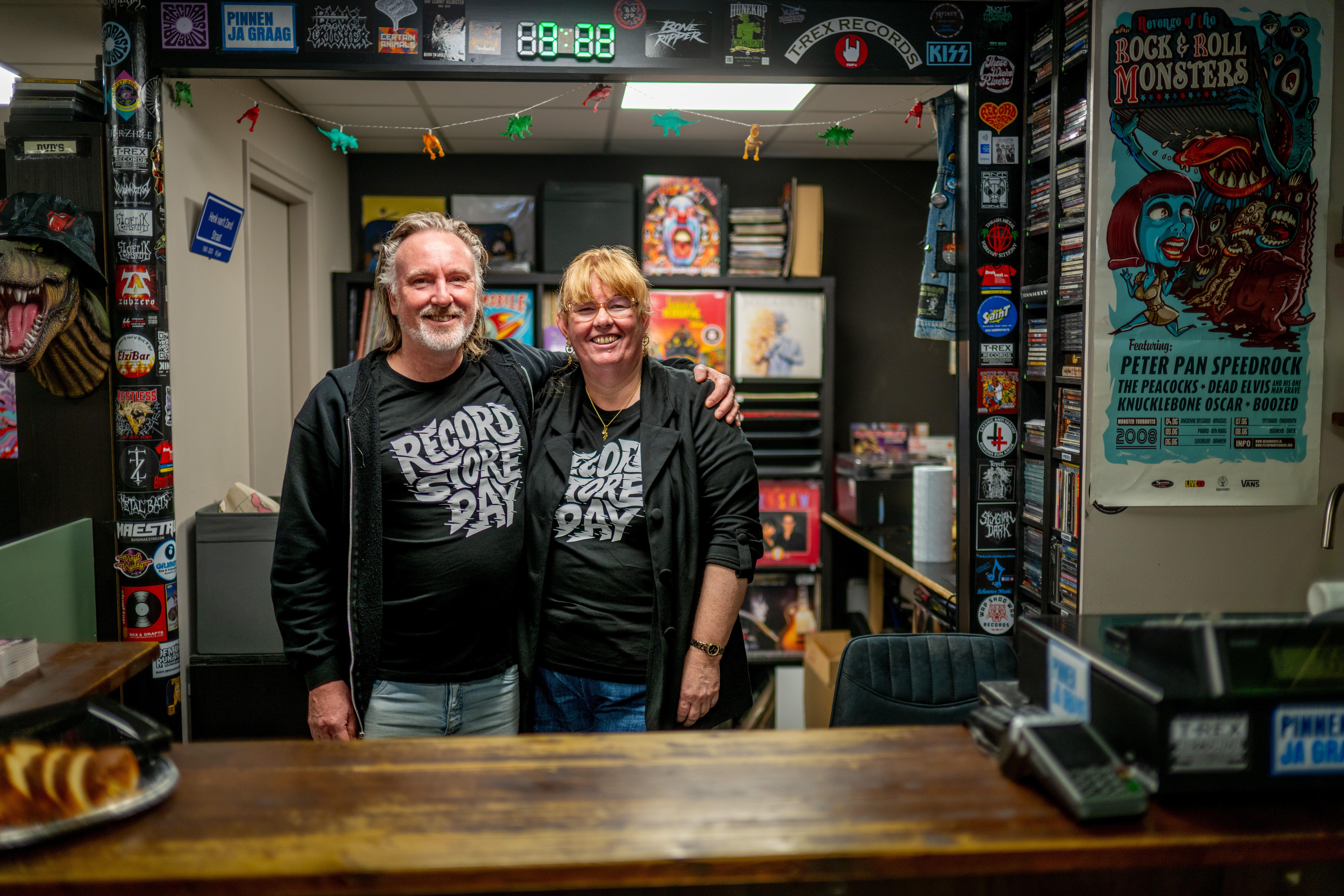 Dirk (60) uit Sneek sliep op de bank zodat hij als eerste in platenwinkel in Leeuwarden was. 'En wat