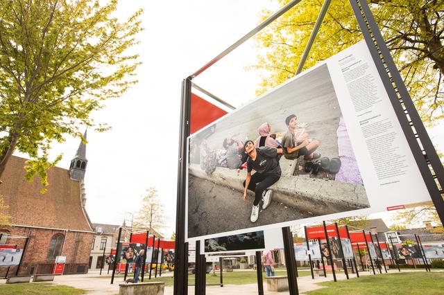 Kijk, luister, proef: indrukwekkende dag rond World Press Photo en Anne Frank in Dokkum