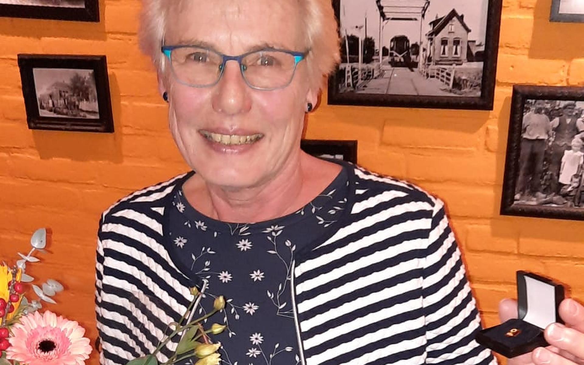 Gouden speld voor voorzitter Zonnebloem Ureterp