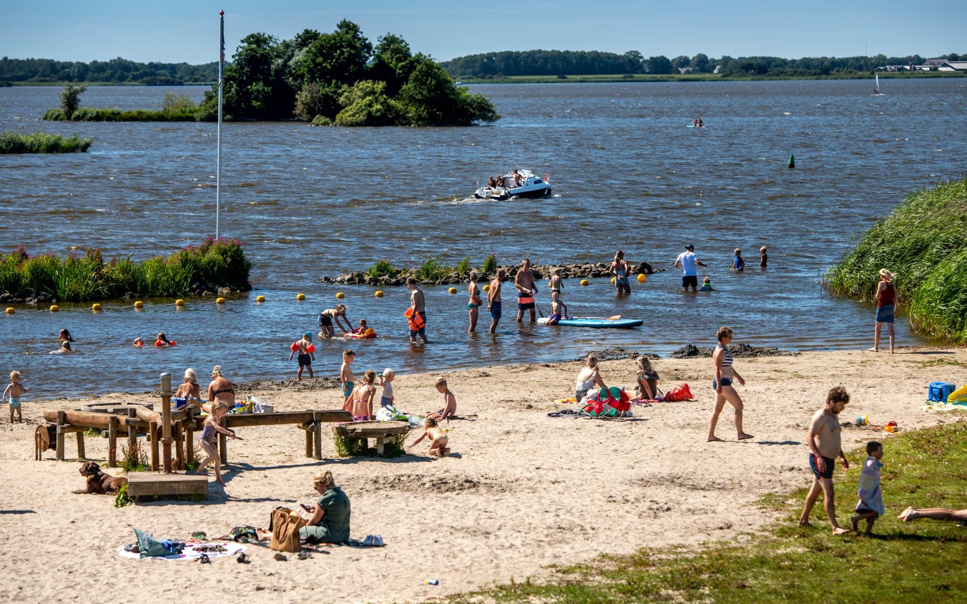 Negatief zwemadvies zwemlocatie De Leien in Rottevalle - Leeuwarder Courant