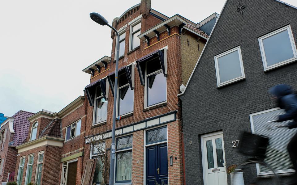 Voor dit pand aan de Heideburen in Heerenveen vroeg ondernemer Anton Eizema een vergunning aan voor tien appartementen die bedoeld zijn voor arbeidsmigranten.