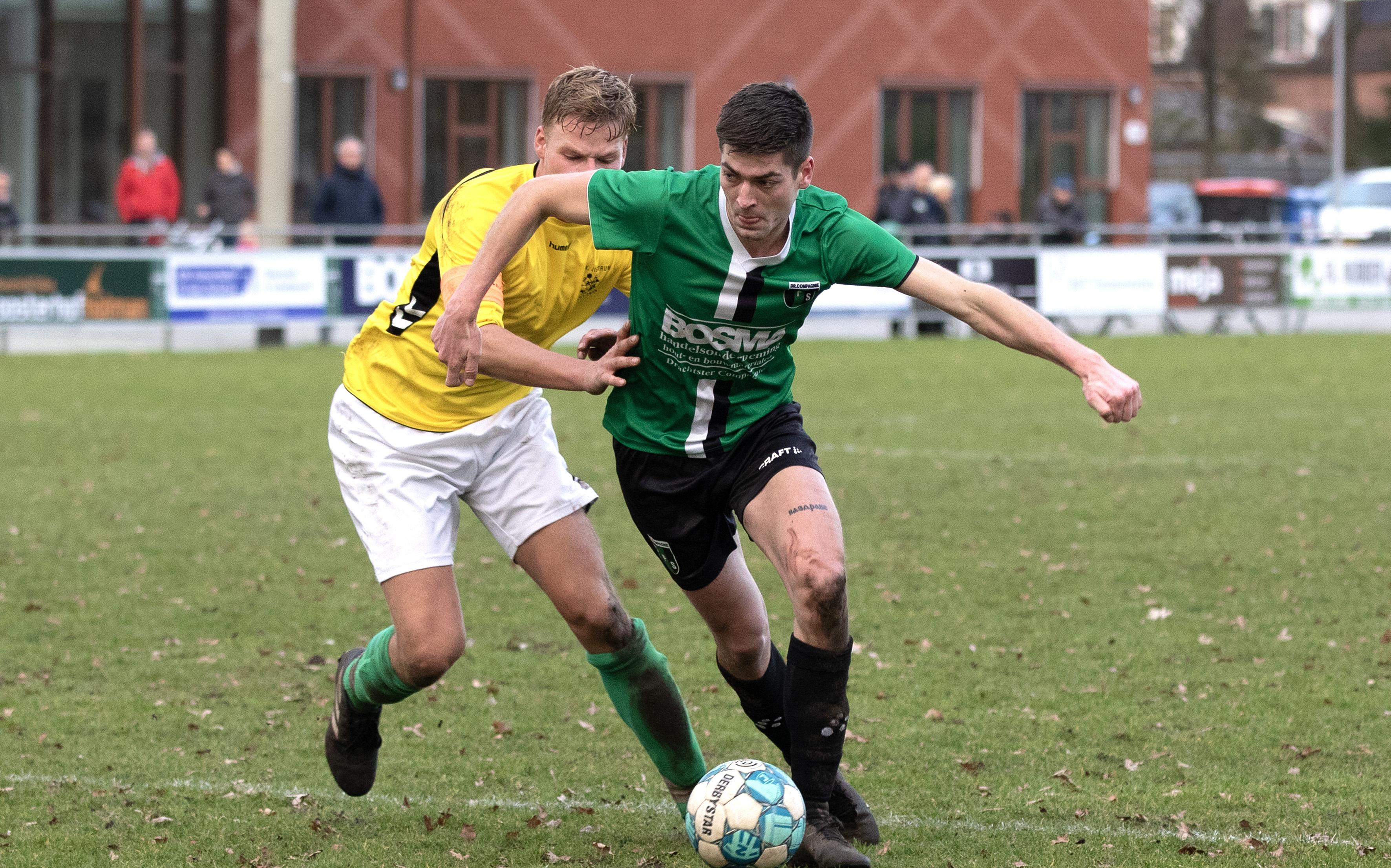 TFS en Jistrum hobbelen al jaren anoniem mee in de vijfde klas. Zaterdag troffen beide laagvliegers 