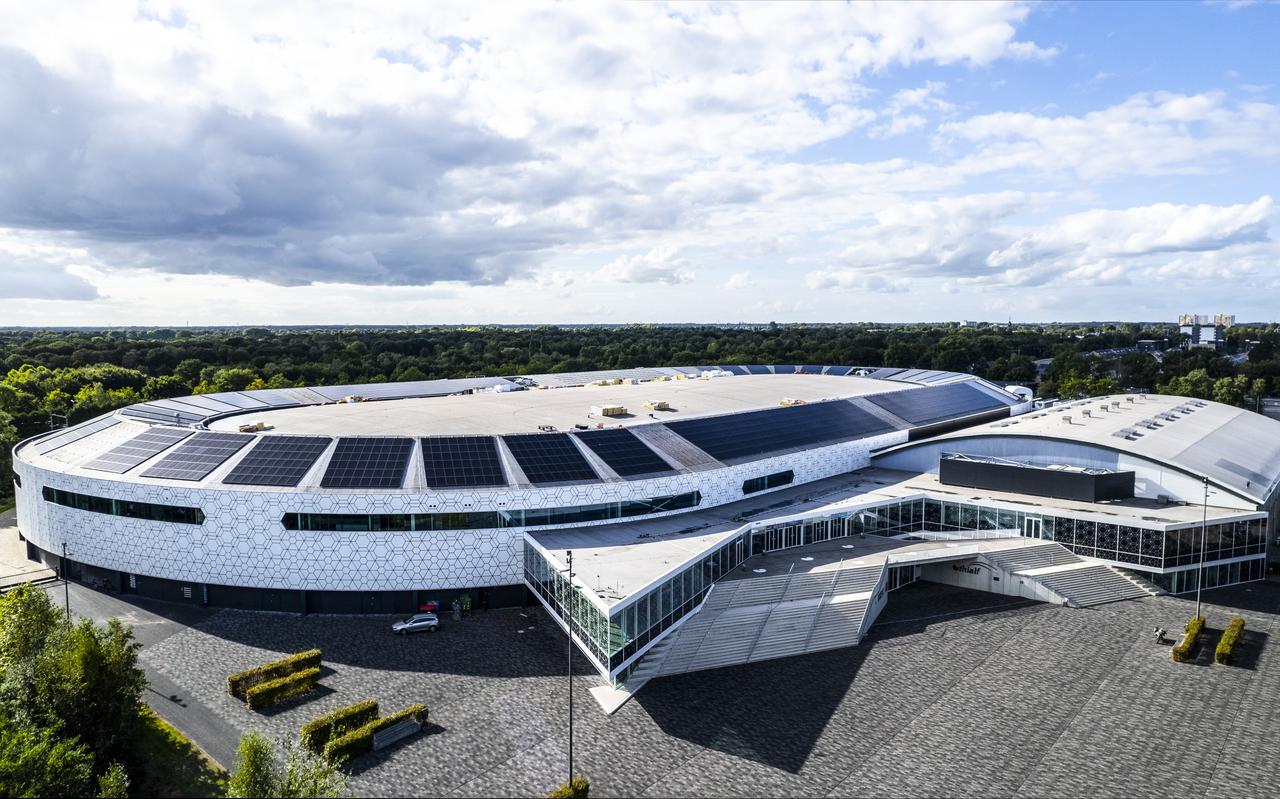Thialf kampte dit seizoen met een energienota die meer dan verdubbelde tot bijna 2 miljoen euro. Thialf kampte dit seizoen met een energienota die meer dan verdubbelde tot bijna 2 miljoen euro.