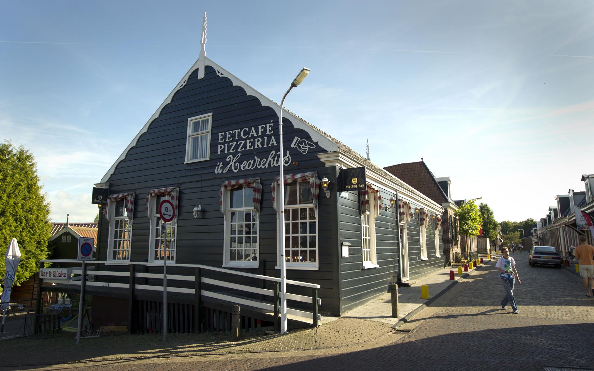 Huurconflict: inventaris van pizzeria 'It âlde Hearehûs' in Stavoren wordt geveild