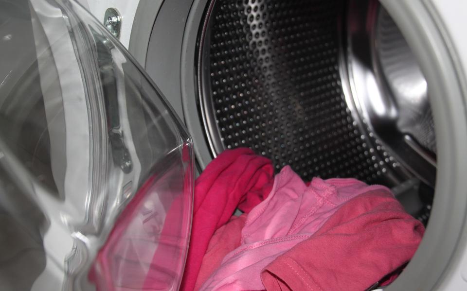 Bij negatieve stroomprijzen is het slim om de wasmachine aan te zetten.