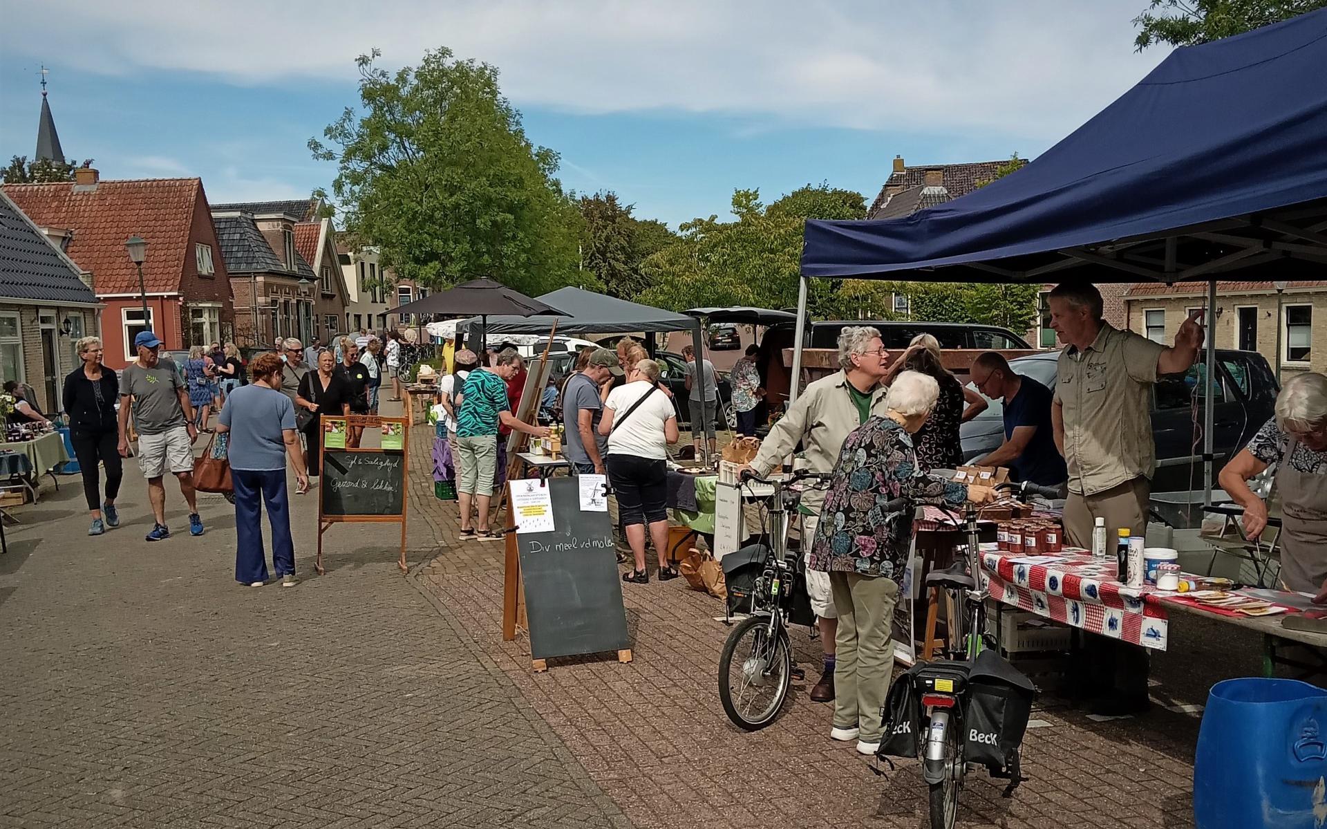 Laatste Ouwesylster Markt Van Dit Jaar Leeuwarder Courant