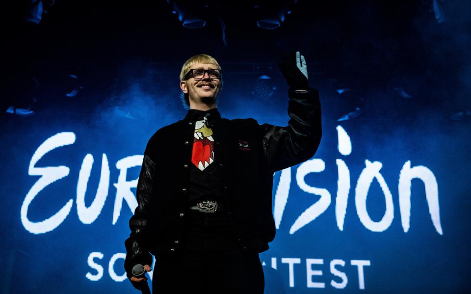 Joost Klein tijdens een optreden op het festival Eurosonic Noorderslag (ESNS). 