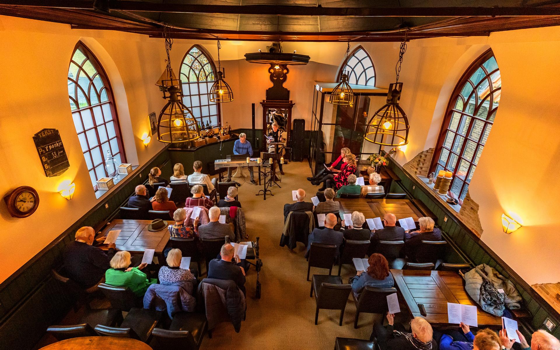 Eens per jaar verandert restaurant 't Ponkje in Woudsend weer in oude doopsgezinde kerk: 'Dizze trad