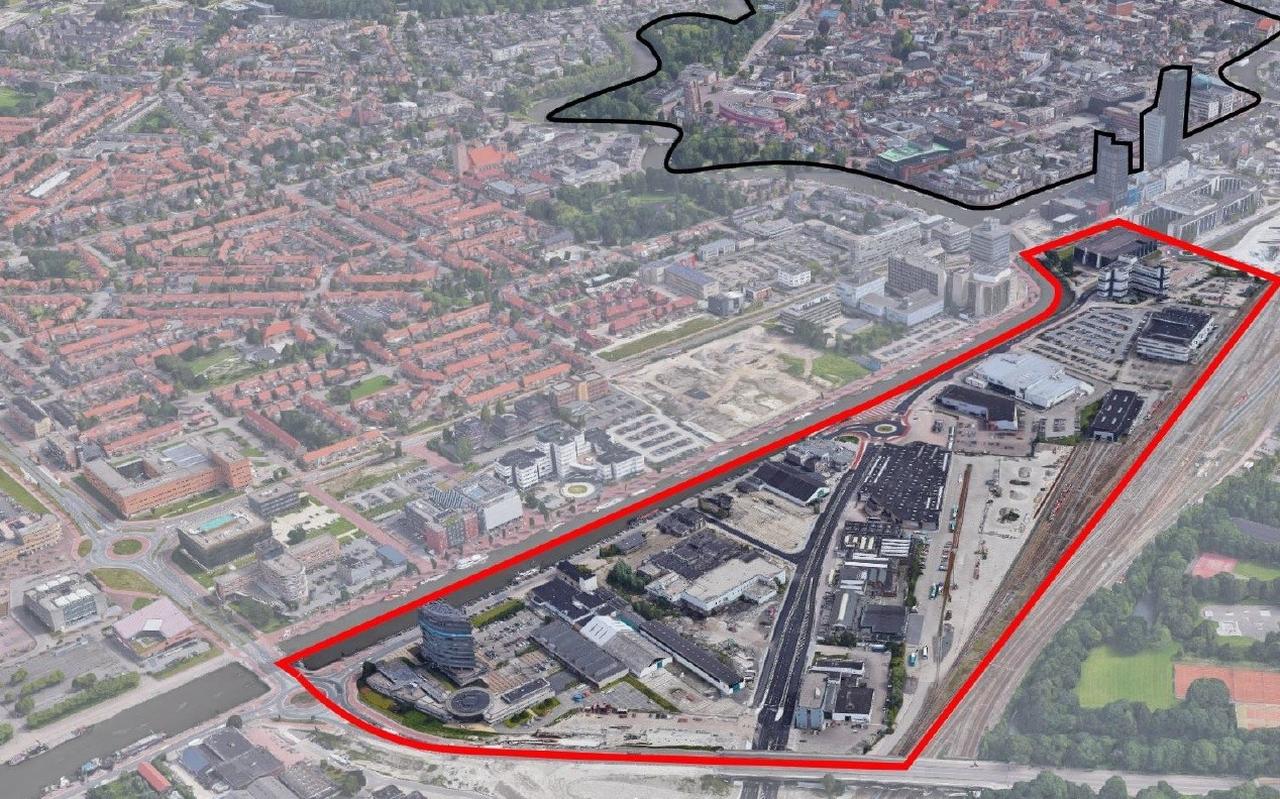 Op dit moment loopt onderzoek naar de bouwogelijkheden in het Leeuwarder spoordokgebied, dat ligt ingeklemd tussen de Harlingervaart en het spoor Leeuwarden-Grou. Op dit moment loopt onderzoek naar de bouwogelijkheden in het Leeuwarder spoordokgebied, dat ligt ingeklemd tussen de Harlingervaart en het spoor Leeuwarden-Grou.