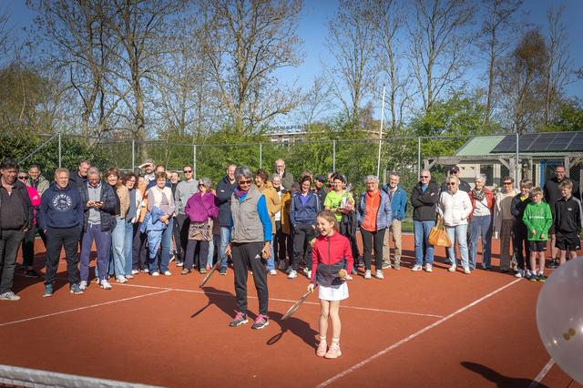 Tennisclub Oldeboorn viert vijftig jaar mienskip en splinternieuwe tennisbanen