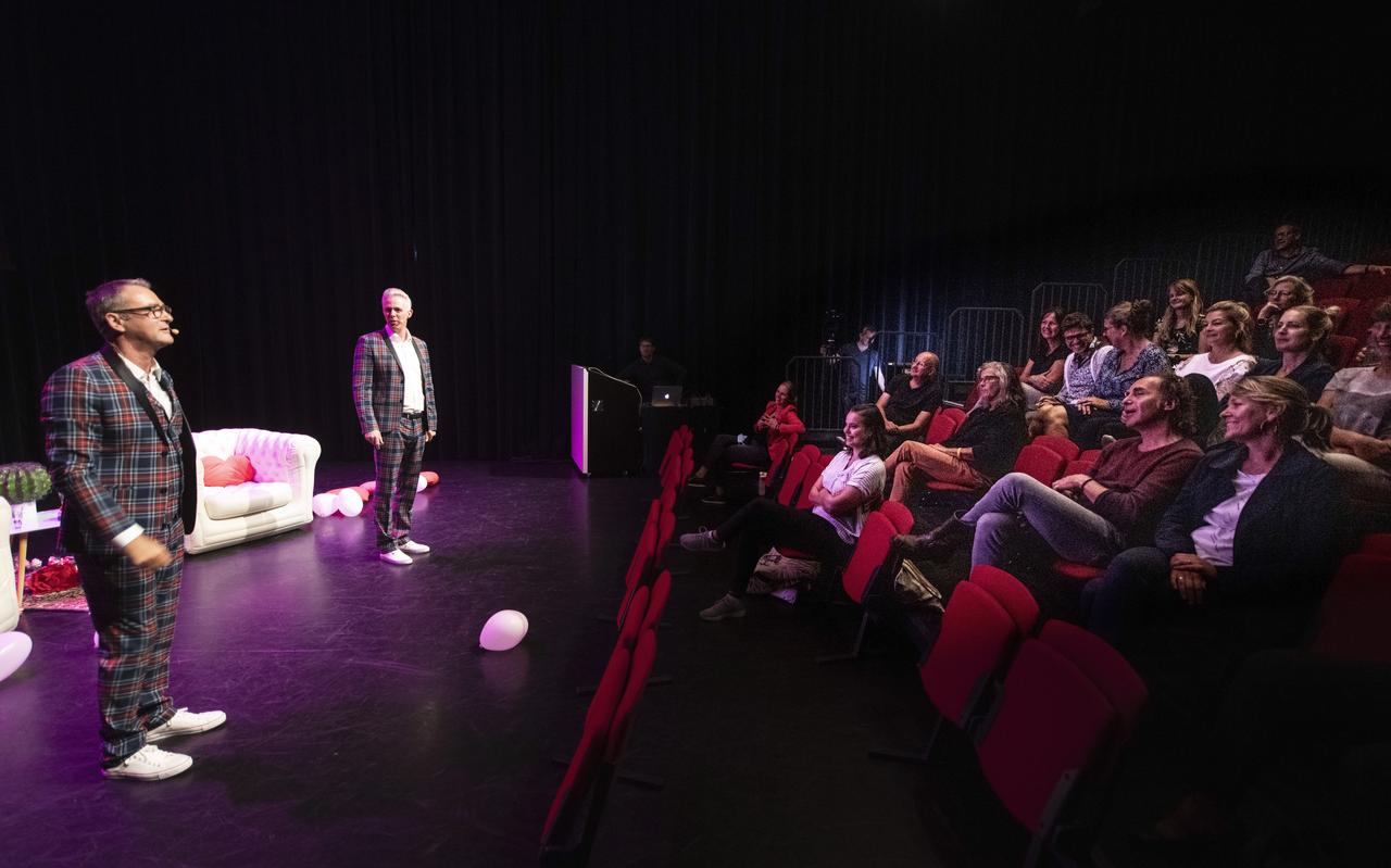Opening studiejaar op NHL Stenden met psycholoog Jeroen Stek en acteur Ton Kemp.
Opening studiejaar op NHL Stenden met psycholoog Jeroen Stek en acteur Ton Kemp.