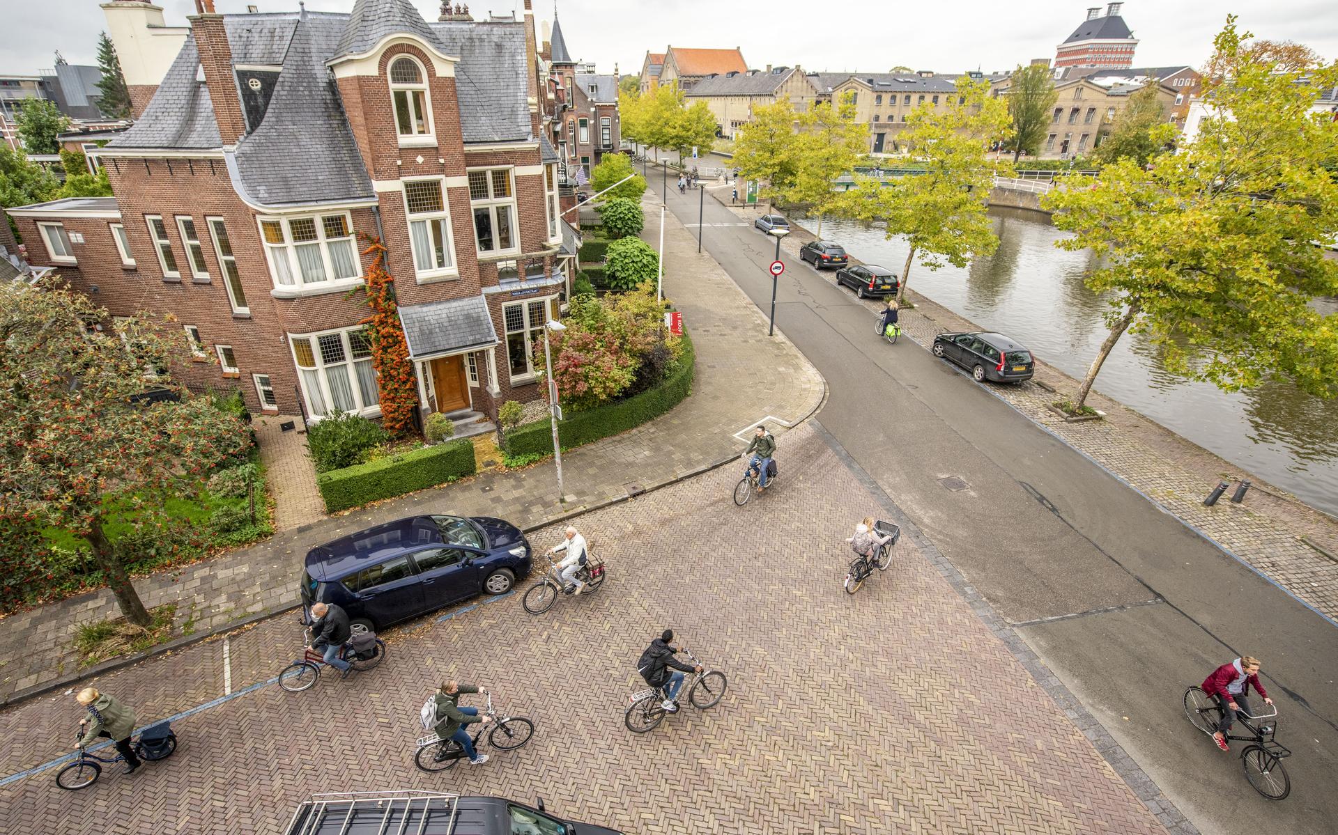 Vooral voor de drukke fietsroute bij de Eerste Kanaalbrug heeft de klus veel gevolgen.