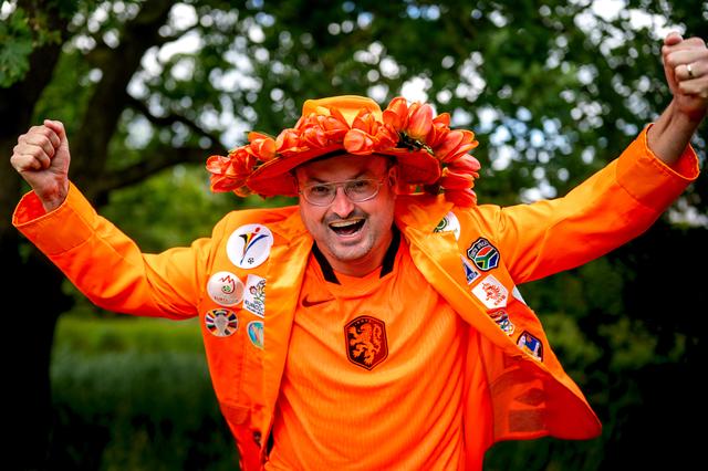 Gert (44) uit Drachten reist naar het WK. De kosten vallen hem mee: ‘Je hoort de wildste verhalen’