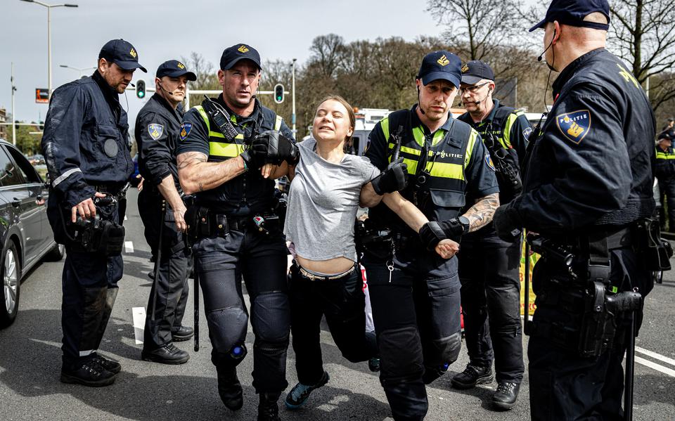 Begin deze maand werd de Zweedse klimaatactiviste Greta Thunberg gearresteerd tijdens een blokkade van de A12 in Den Haag.