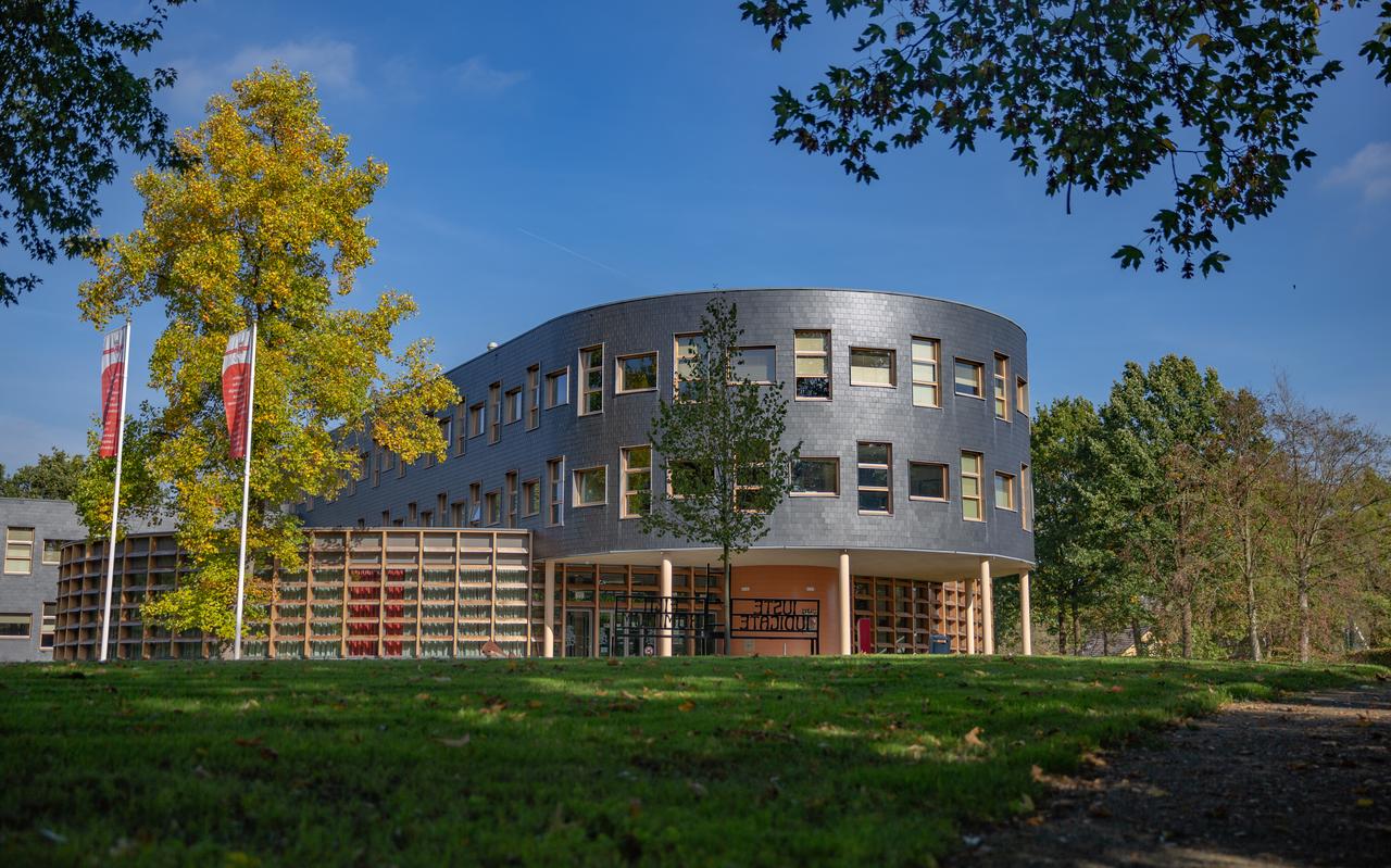 Het gemeentehuis van Ooststellingwerf. FOTO PROVINCIE FRYSLÂN Het gemeentehuis van Ooststellingwerf. FOTO PROVINCIE FRYSLÂN