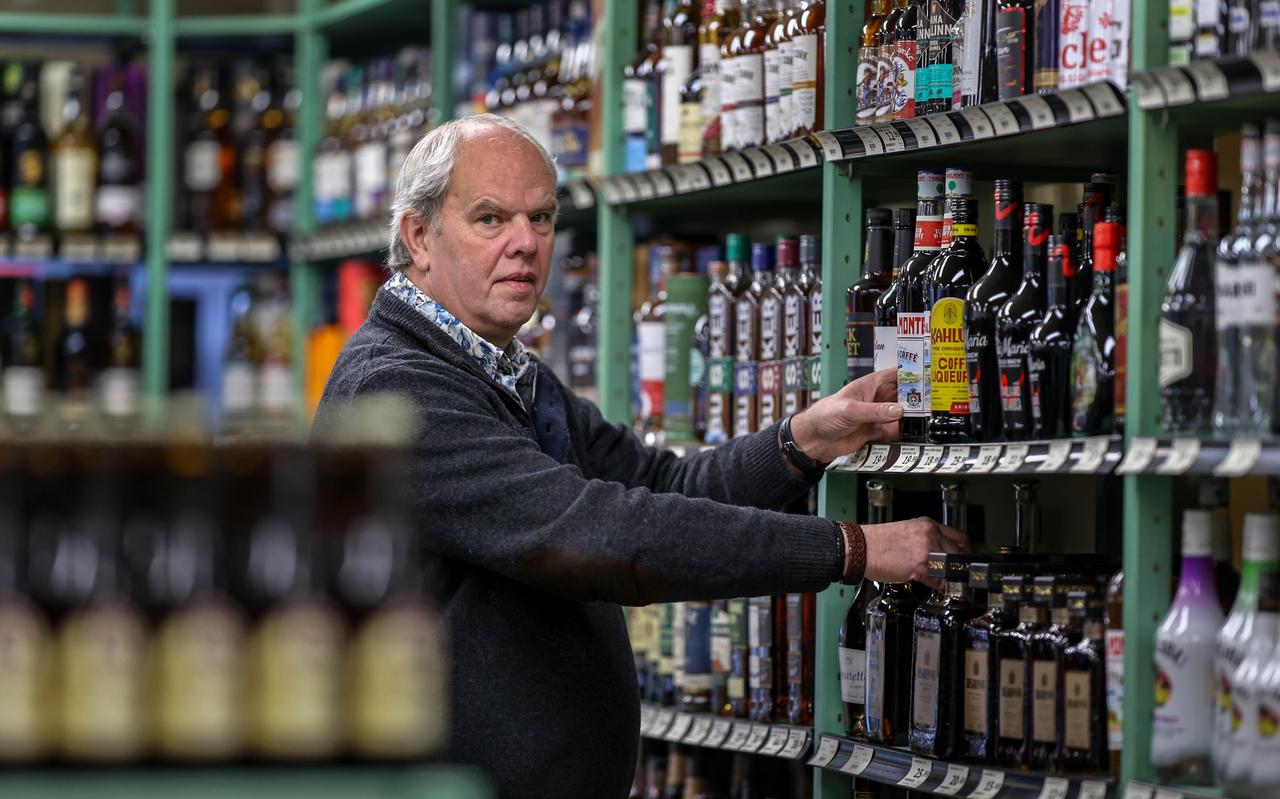 Marten Duursma houdt er serieus rekening mee dat het einde van de huur ook het einde van zijn winkel betekent Marten Duursma houdt er serieus rekening mee dat het einde van de huur ook het einde van zijn winkel betekent