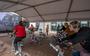 Studenten maken via een virtuele fietstour kennis met Leeuwarden. Rechts in het midden (met gele pet) Leila Belkhiria en vooraan Bente Kato Braaksma. 
