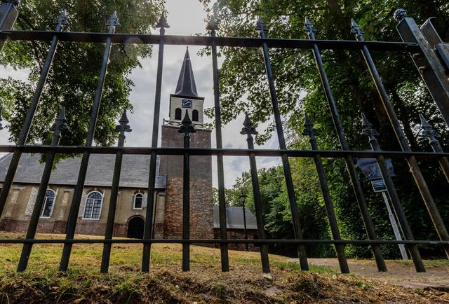 Vandalisme en crossende fatbikes: nieuwe parktuin in Wolvega binnen een maand weer op slot