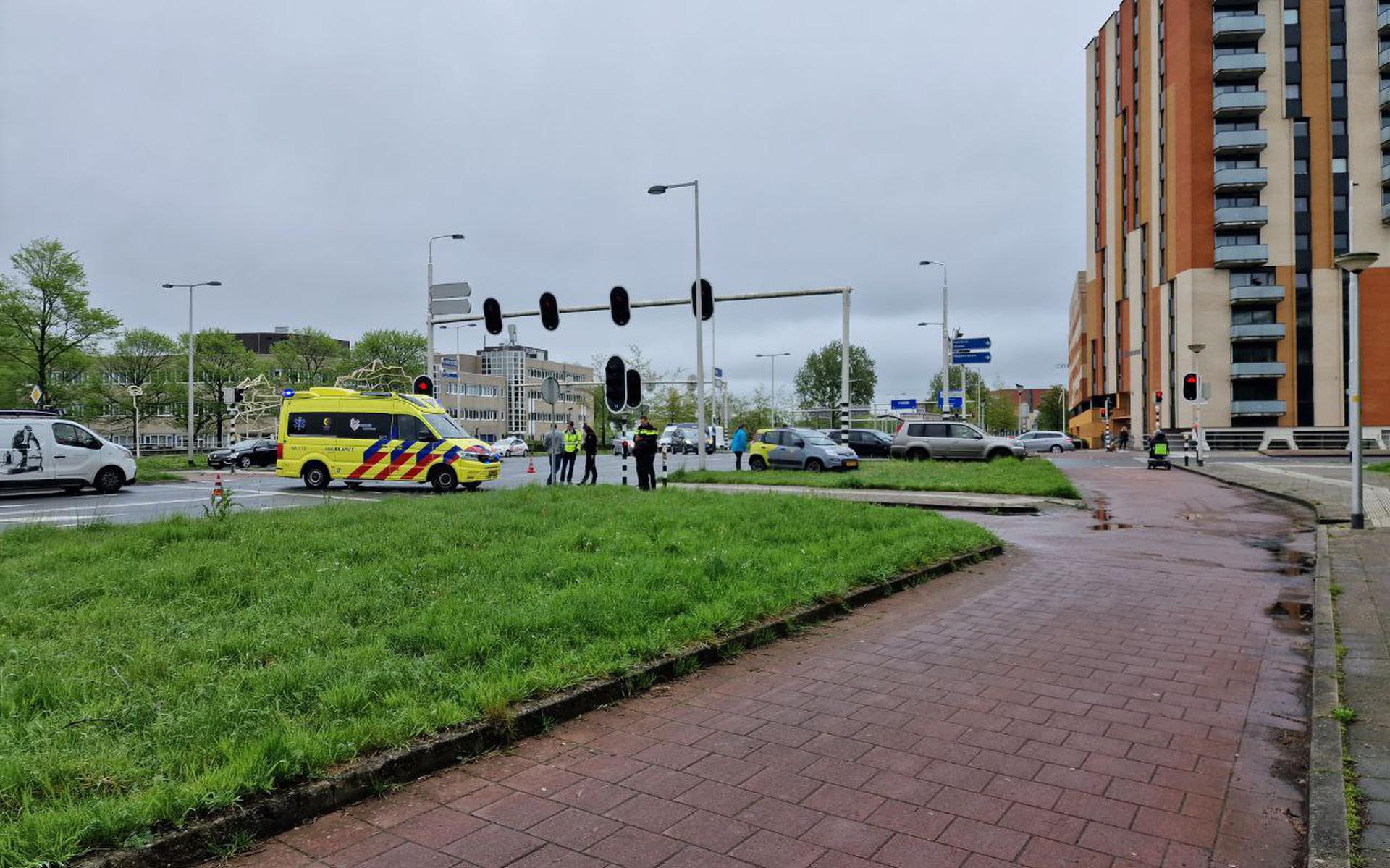 Voetganger gewond na aanrijding op kruising Julianalaan en Overijsselselaan in Leeuwarden.