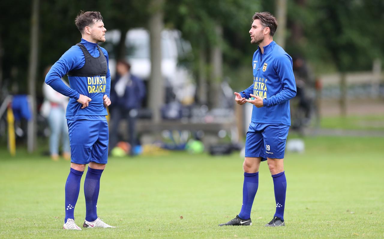 Na het vertrek van clubtopscorer Robert Mühren heeft Cambuur zich weten te versterken met de spitsen Tom Boere (links) en Sam Hendriks Na het vertrek van clubtopscorer Robert Mühren heeft Cambuur zich weten te versterken met de spitsen Tom Boere (links) en Sam Hendriks